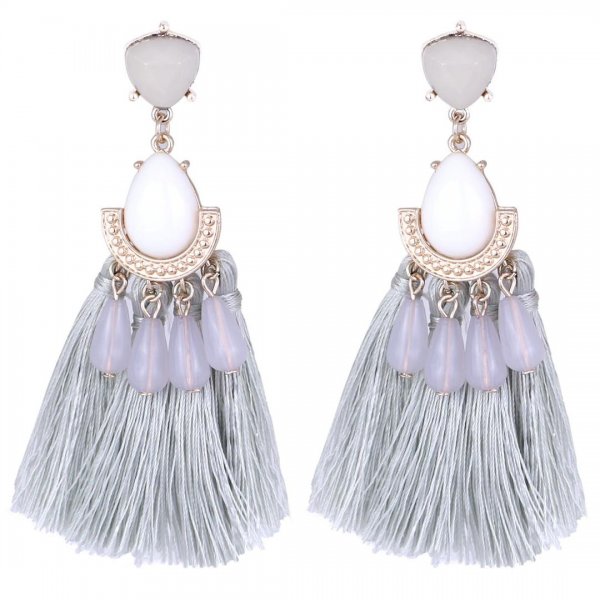 گوشواره لاویسا (LOVISA) استرالیا مدل منگوله‌دار و نگین‌دار  رنگ خاکستری روشن